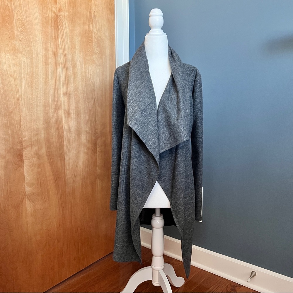 AKIRA Gray Open Cardigan